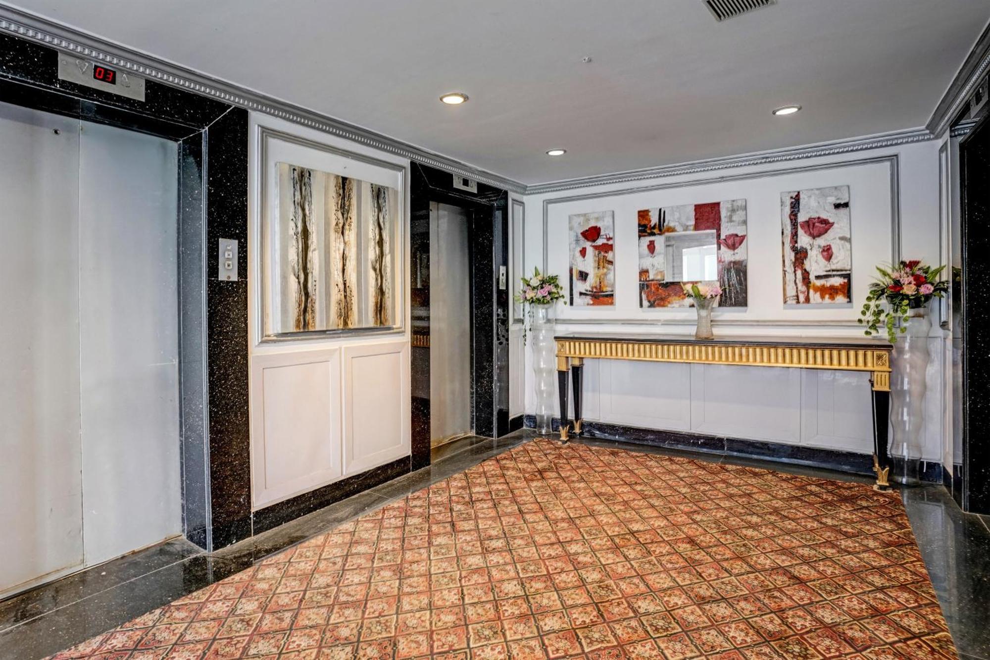 Townhouse 809 Royal Palms Hotel - Rose Collection Mumbai Ngoại thất bức ảnh