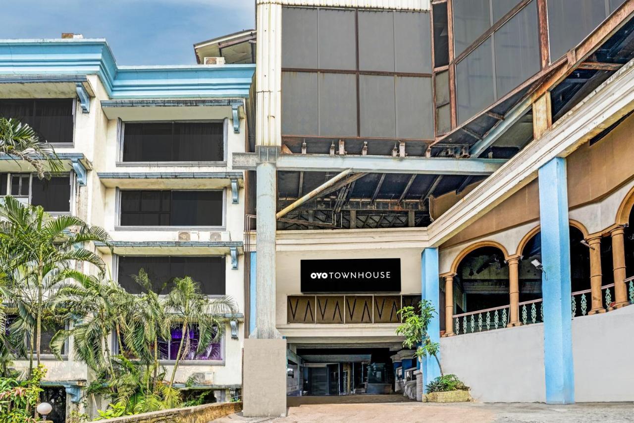 Townhouse 809 Royal Palms Hotel - Rose Collection Mumbai Ngoại thất bức ảnh